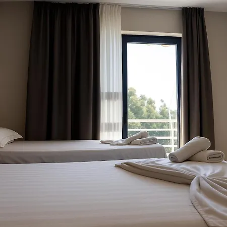 Velmar * Golem (Tirana)