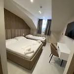 Velmar Hotel
