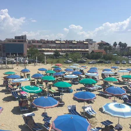 Hotell Velmar Golem (Tirana)
